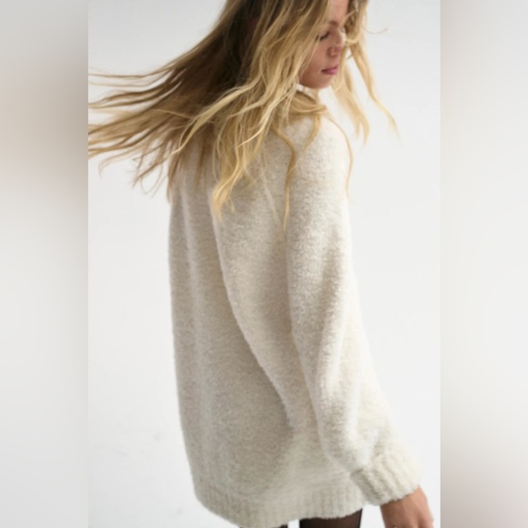Free People Teddy Sweater Tunic in Sugar Swirl. - Picture 3 of 12
